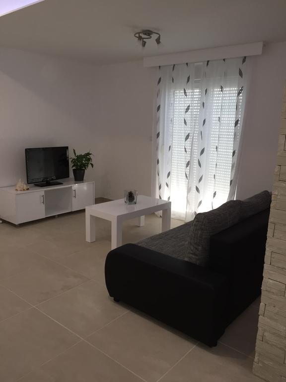 Apartment Brno Pula Exterior photo